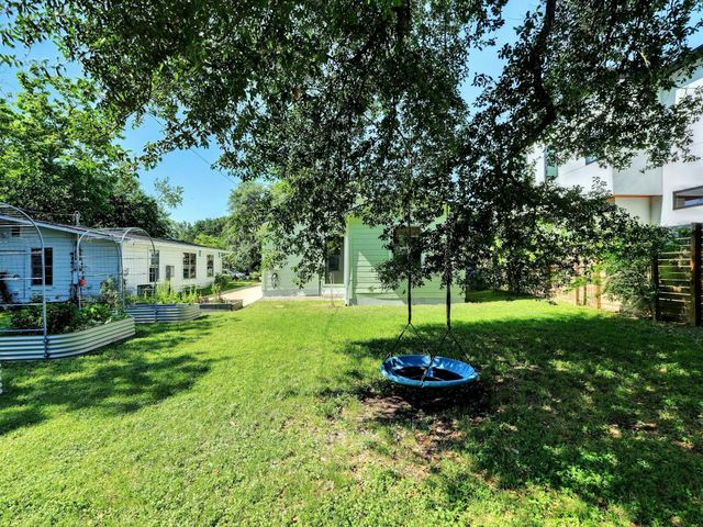 3011 E 17th ST, Austin, TX 78702