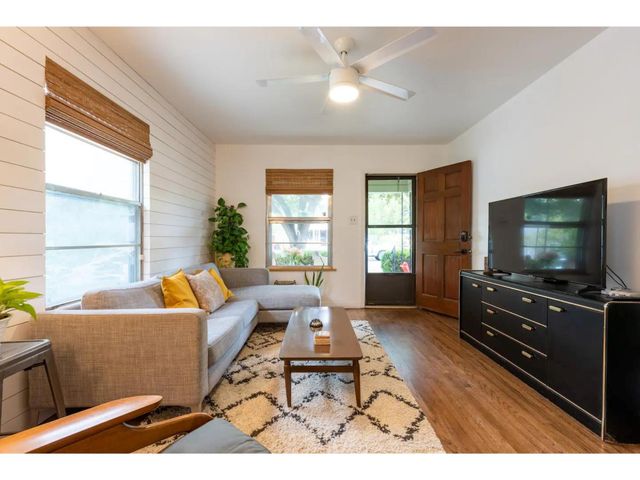 3011 E 17th ST, Austin, TX 78702