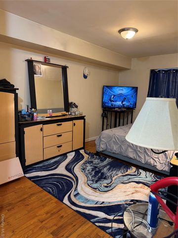 2722 Wallace Avenue, Bronx, NY 10467