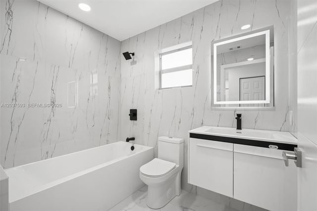 253 SW 4th Street, Dania Beach, FL 33004