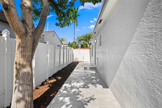 253 SW 4th Street, Dania Beach, FL 33004