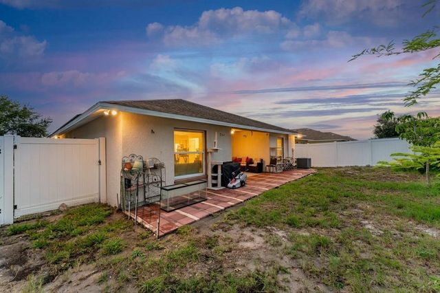 1128 SHARED PASSION ST, Ruskin, FL 33570