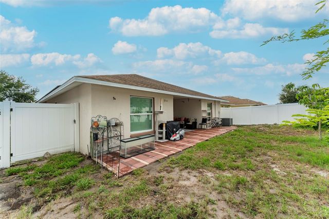 1128 SHARED PASSION ST, Ruskin, FL 33570