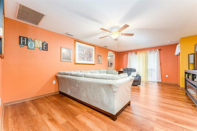 1128 SHARED PASSION ST, Ruskin, FL 33570