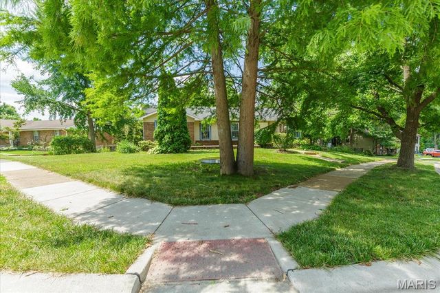 4466 Vermilion Drive, St Louis, MO 63128