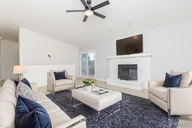 4466 Vermilion Drive, St Louis, MO 63128