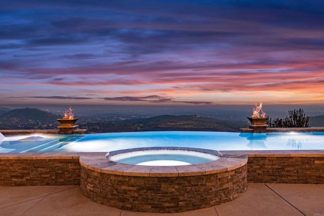 939 Pearl Drive, San Marcos, CA 92078