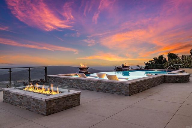 939 Pearl Drive, San Marcos, CA 92078