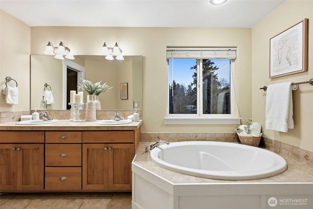 6412 122nd Street Ct E, Puyallup, WA 98373