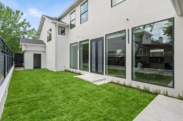 4814 Locust Street, Bellaire, TX 77401