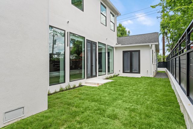 4814 Locust Street, Bellaire, TX 77401