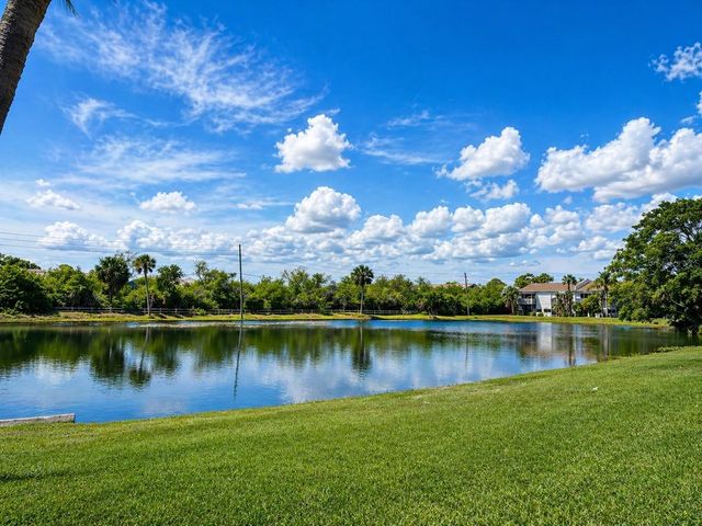 723 115TH AVENUE N 2106, St Petersburg, FL 33716