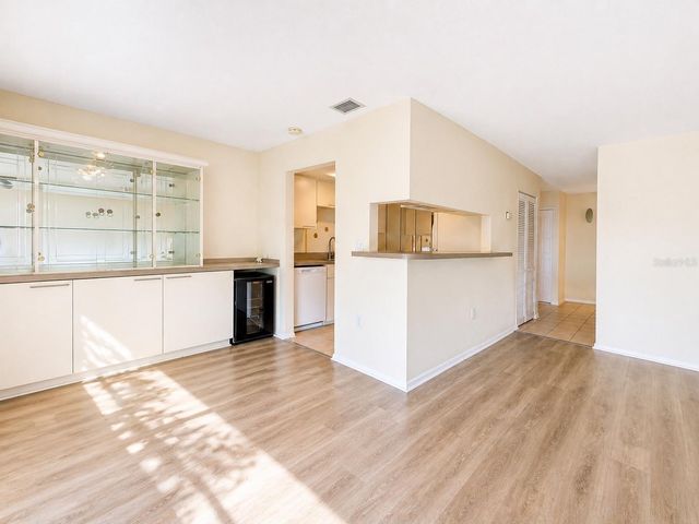 723 115TH AVENUE N 2106, St Petersburg, FL 33716