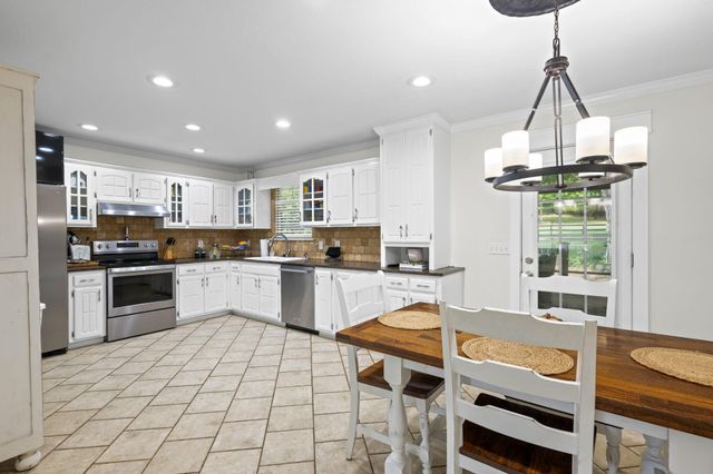 9729 Birchwood Pike, Harrison, TN 37341