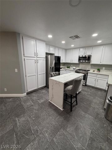 9821 La Vid Court, Las Vegas, NV 89117