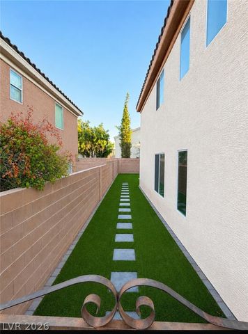 9821 La Vid Court, Las Vegas, NV 89117