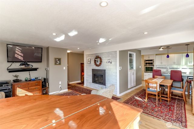 2424 SW 152nd Street, Burien, WA 98166