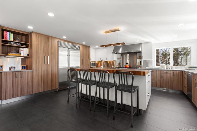 4 Trails End, Rye, NY 10580