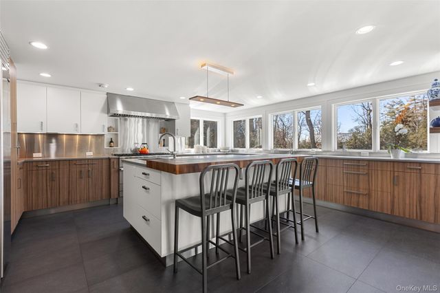 4 Trails End, Rye, NY 10580