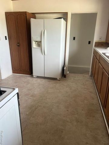 19351 Eastland Street, Roseville, MI 48066