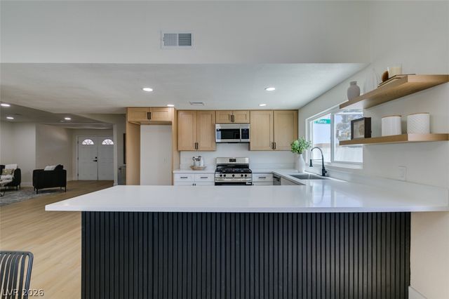 2389 East Reno Avenue, Las Vegas, NV 89119