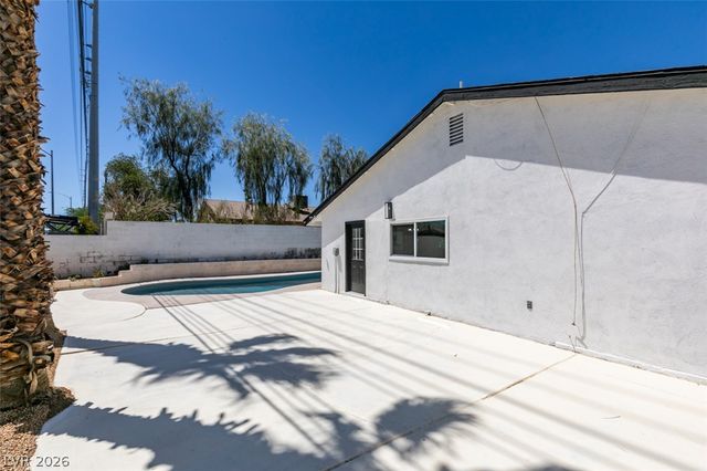 2389 East Reno Avenue, Las Vegas, NV 89119