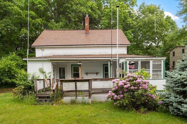 8 Benjamin Rd, Shirley, MA 01464