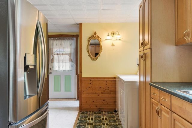8 Benjamin Rd, Shirley, MA 01464