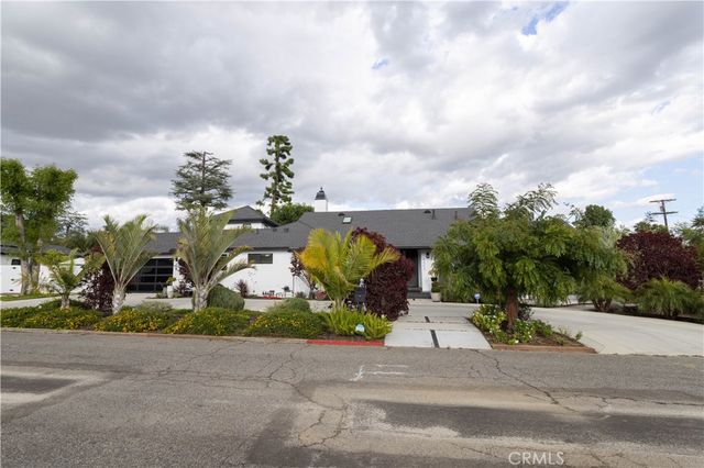 8602 Shoshone, Sherwood Forest, CA 91325