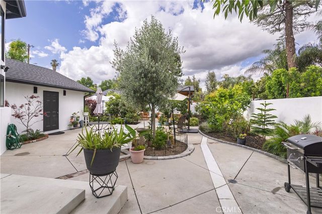 8602 Shoshone, Sherwood Forest, CA 91325