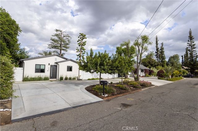 8602 Shoshone, Sherwood Forest, CA 91325