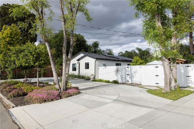 8602 Shoshone, Sherwood Forest, CA 91325