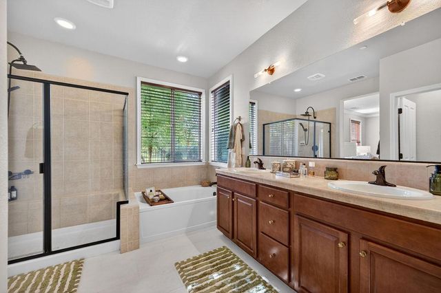 4900 Spyglass Dr, Ione, CA 95640
