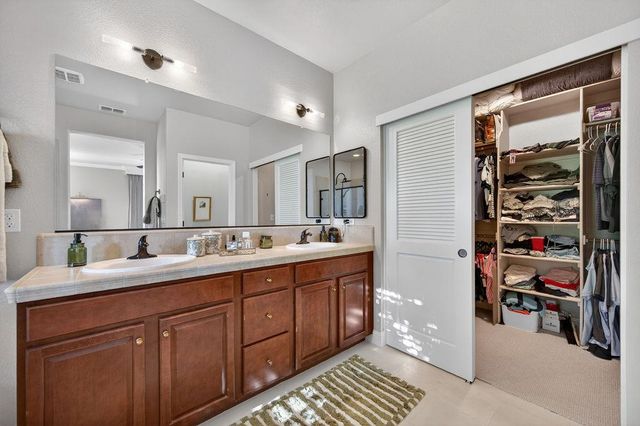 4900 Spyglass Dr, Ione, CA 95640
