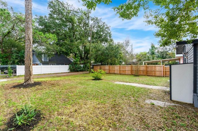 201 S HOLLY AVENUE, Sanford, FL 32771