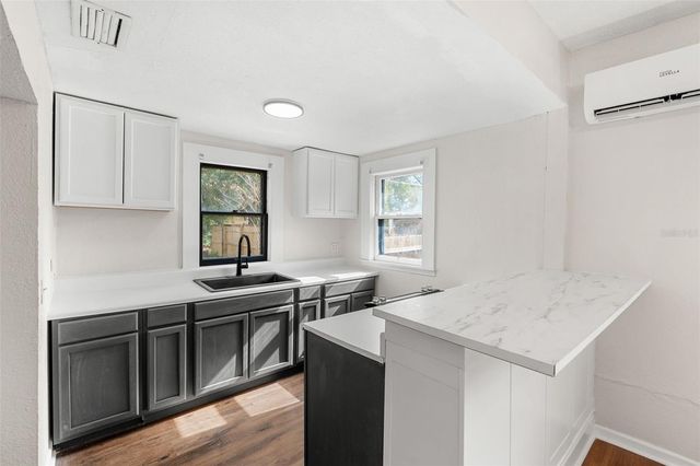 201 S HOLLY AVENUE, Sanford, FL 32771