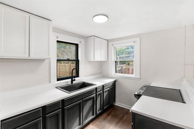 201 S HOLLY AVENUE, Sanford, FL 32771