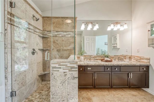 298 E Lindbrook Lane, Fresno, CA 93720