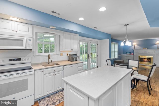 1574 GREY LN, Warminster, PA 18974