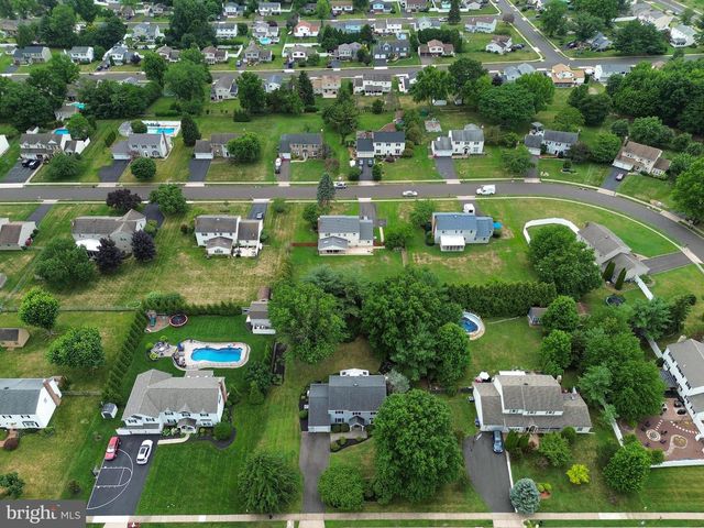 1574 GREY LN, Warminster, PA 18974