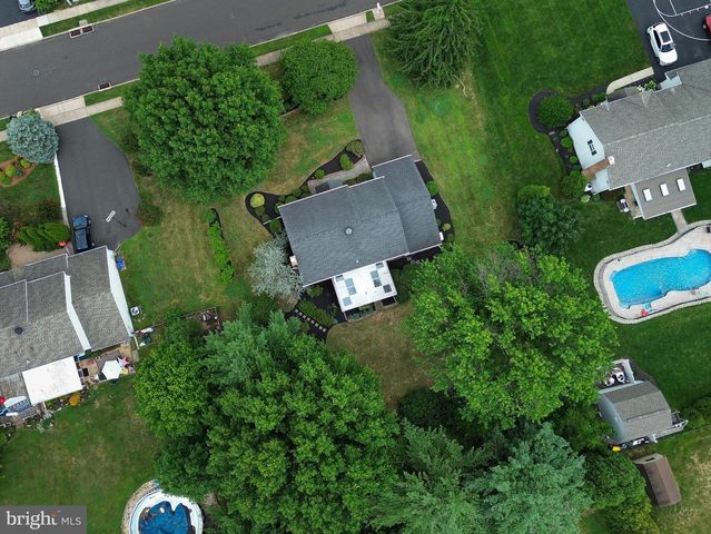 1574 GREY LN, Warminster, PA 18974