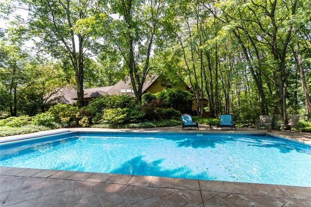 99 Wiggins Ln, South Union Twp, PA 15401