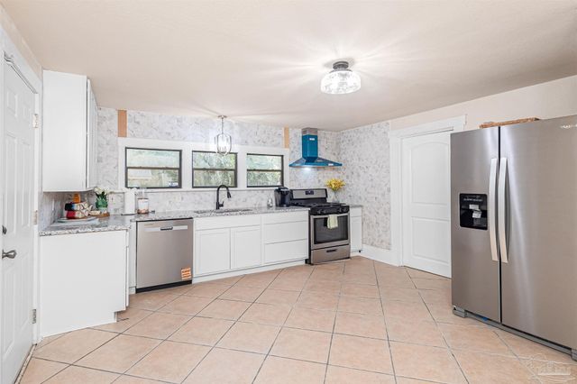 1724 E Maxwell St, Pensacola, FL 32503