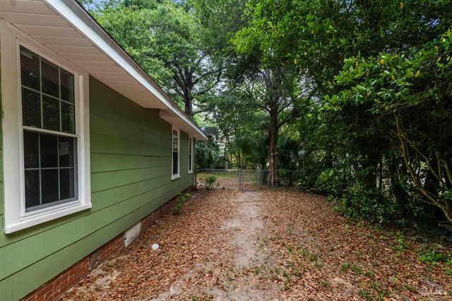 1724 E Maxwell St, Pensacola, FL 32503