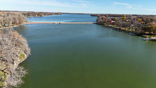 6 Edgewater Road, Slayton, MN 56172