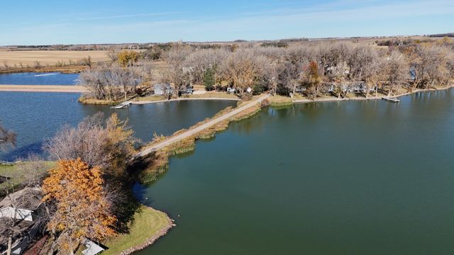 6 Edgewater Road, Slayton, MN 56172
