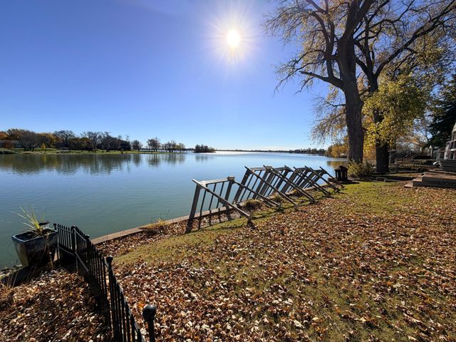 6 Edgewater Road, Slayton, MN 56172