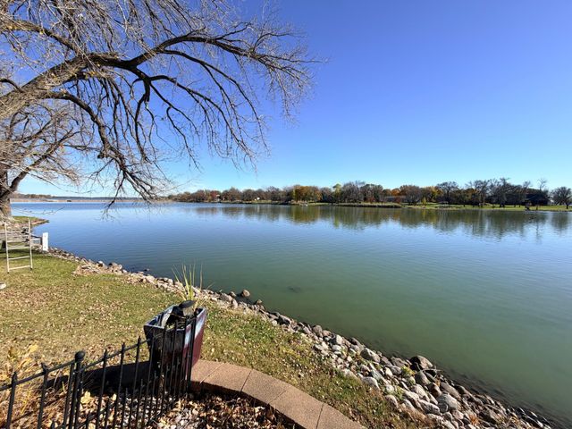 6 Edgewater Road, Slayton, MN 56172