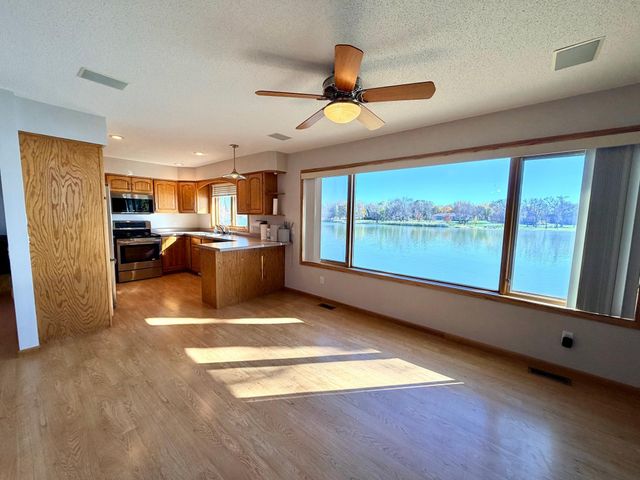 6 Edgewater Road, Slayton, MN 56172