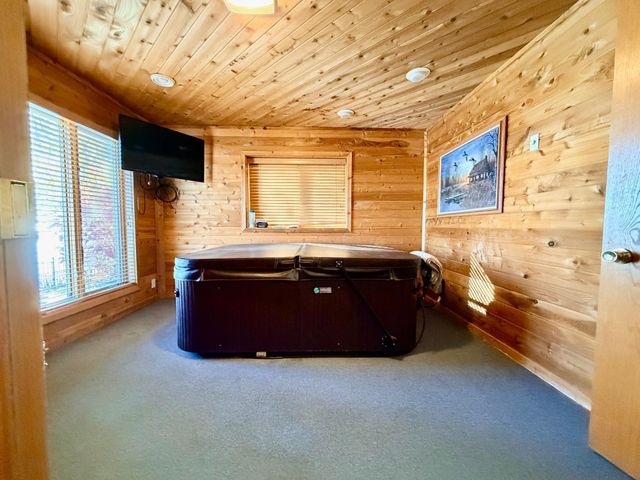 6 Edgewater Road, Slayton, MN 56172